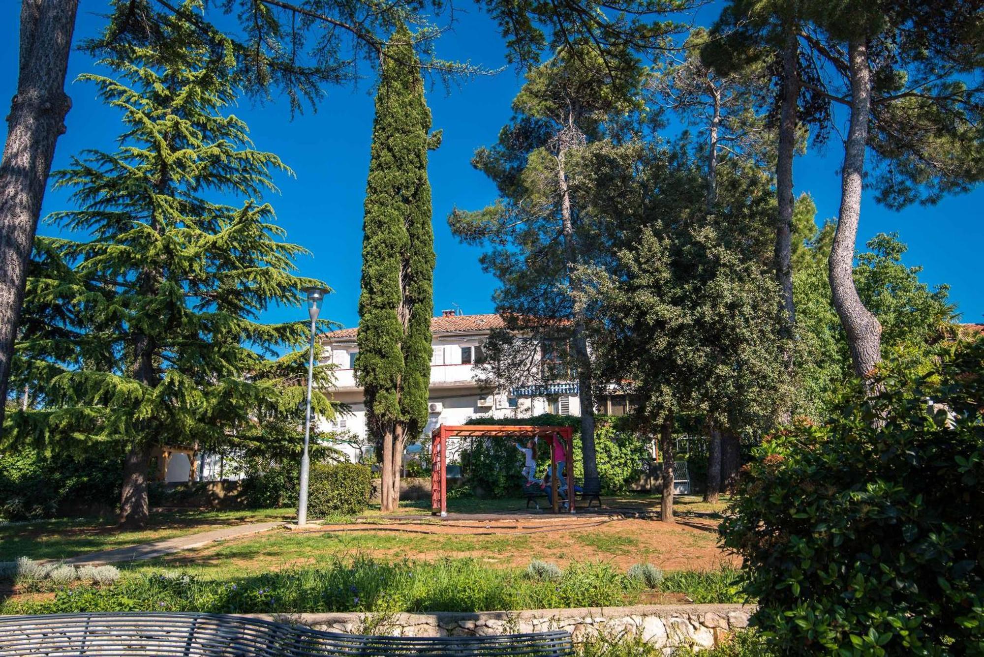 Apartments House Pinezic Malinska Exterior foto